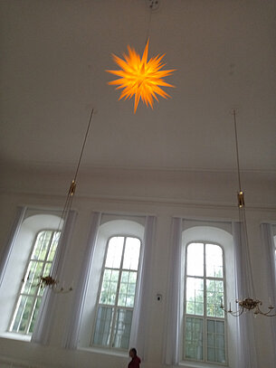 Herrnhuter Stern im Betsaal von Herrnhut